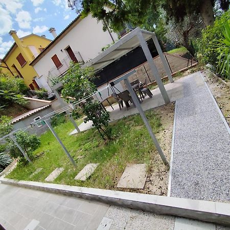 Villa Paoletti, Appartamento Confortevole Nel Cuore Di Gradara Exteriör bild