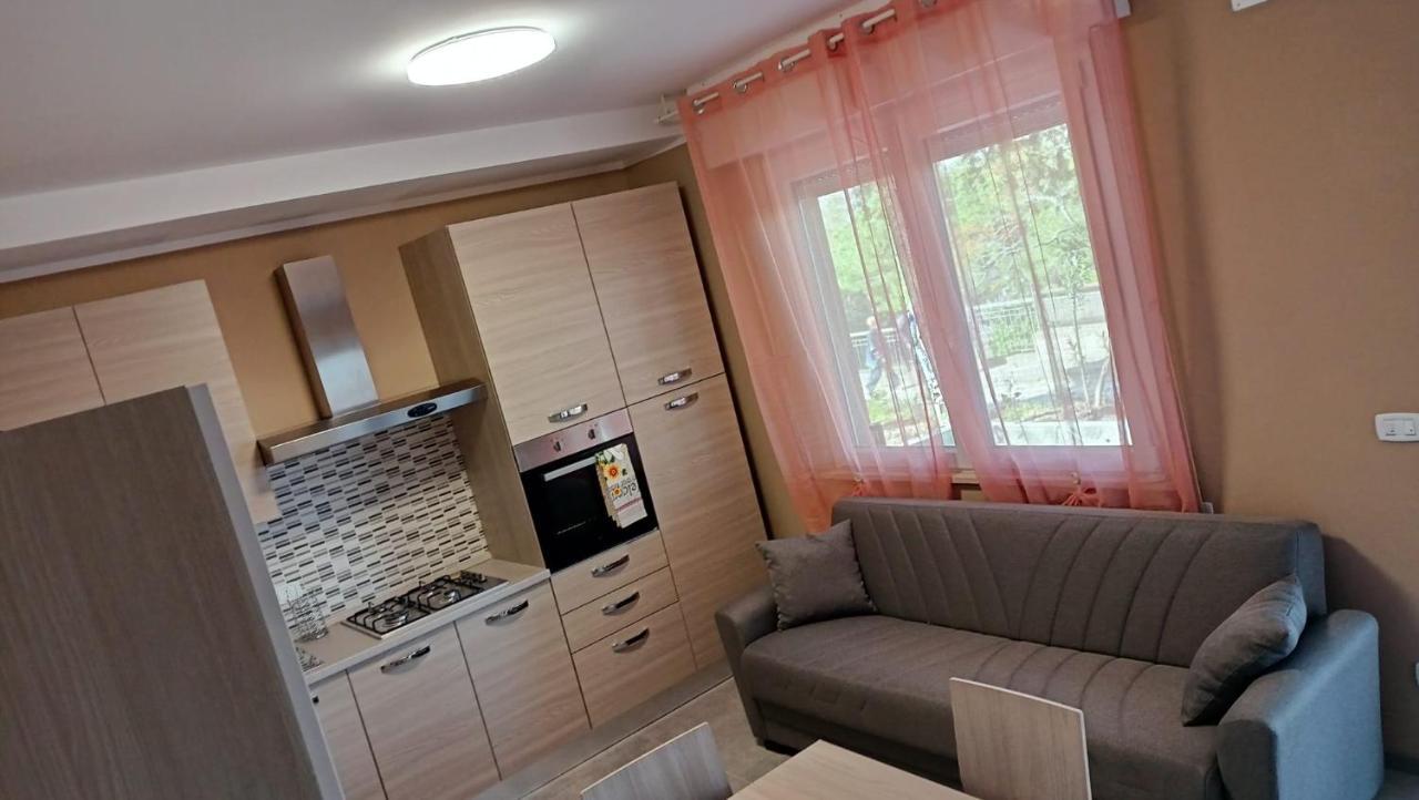 Villa Paoletti, Appartamento Confortevole Nel Cuore Di Gradara Exteriör bild